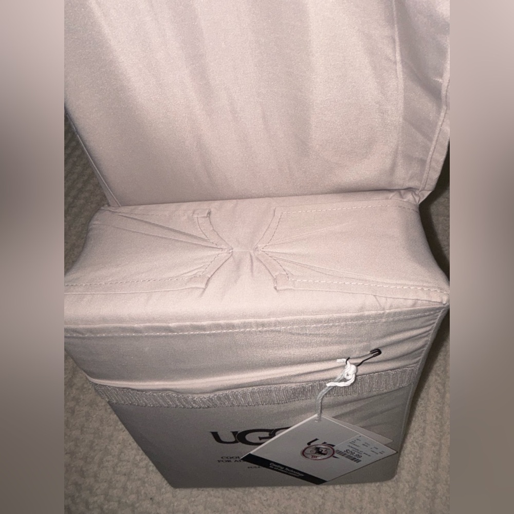 UGG Full Sheet Set Alahna Cooling Technology in Moondust - Picture 3 of 3